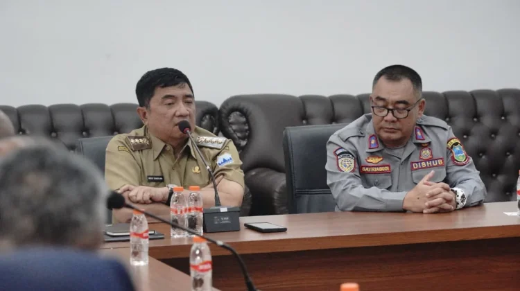 Soroti ODOL, Bupati Garut Larang Kendaraan Sumbu Tiga Lintasi Jalan Kabupaten