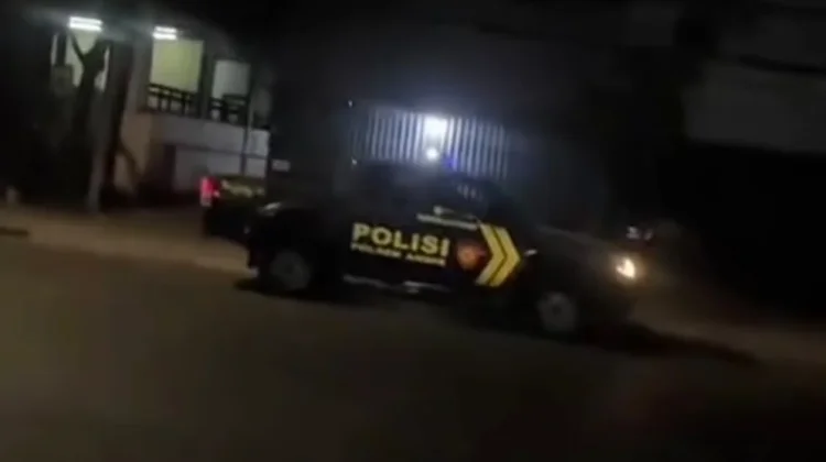 Khawatir Pulang Malam, Cerita Perempuan di Bandung Dikawal Polisi