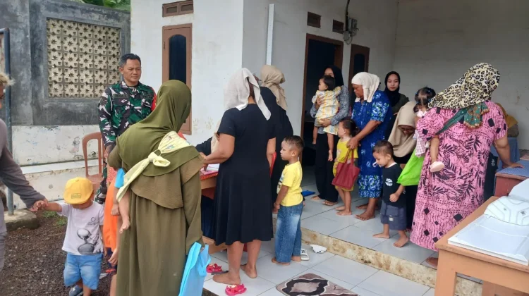 Babinsa Koramil 0511/Pusakanagara Hadir Monitoring Posyandu di Desa Kalentambo