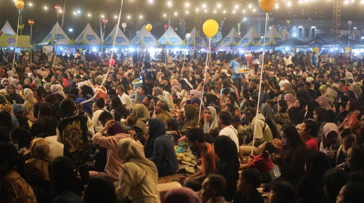 Ribuan Warga Padati Alun-alun Subangfest, Angkat Isu Perempuan dan UMKM Lokal