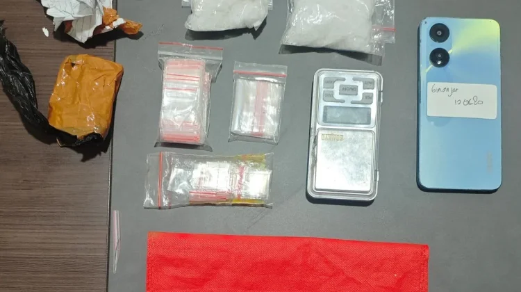 Kurir Narkoba Jenis Sabu Siap Edar di Garut Diamankan Polisi