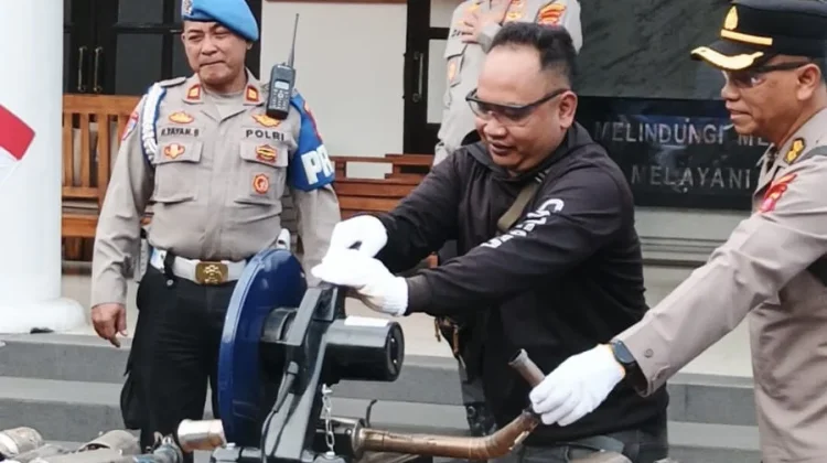 Polrestabes Bandung Sita dan Akan Musnahkan Ribuan Knalpot Brong