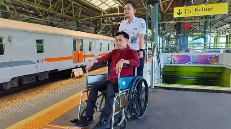 Pelanggan Disabilitas Nikmati Tarif Reduksi Kereta KAI