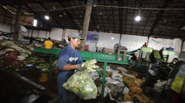 Farhan: Pengolahan Sampah Meningkat, Ketergantungan ke TPA Sarimukti Berkurang