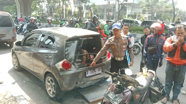 Satu Orang Tewas dalam Kecelakaan Beruntun di Leuwipanjang Bandung