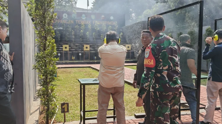 Dari Pegang Pulpen ke Pagang Senjata, Managemen Sari Ater Latih Nasionalisme