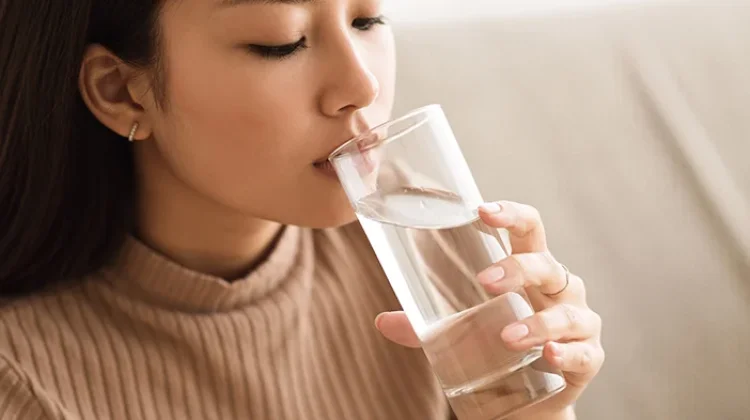 Minum Air Putih Sesuai Aturan dapat Menurunkan Berat Badan