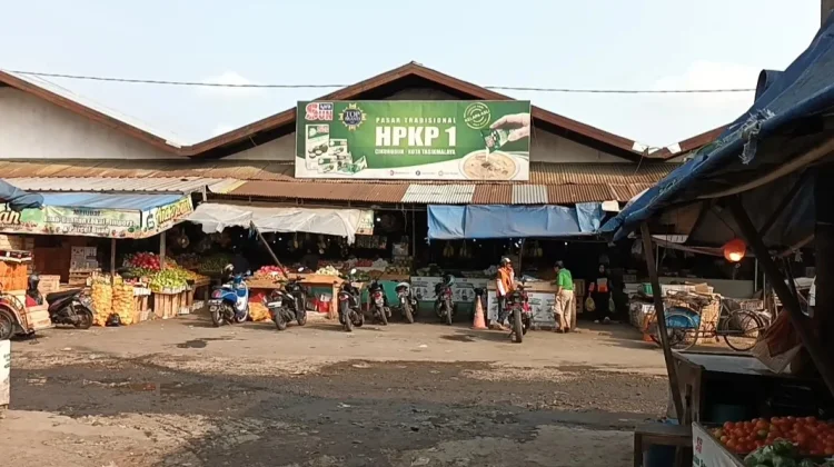 Retribusi Naik tanpa Revitalisasi, Warga Pasar Cikurubuk Ancam Demo