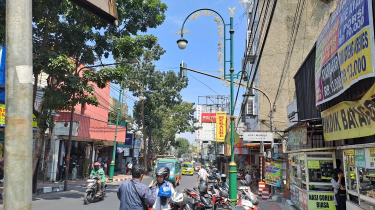 Perkuat Keamanan, Pemkot Cimahi Bangun 40 PJU Dekoratif di Jalan Hardjakusumah
