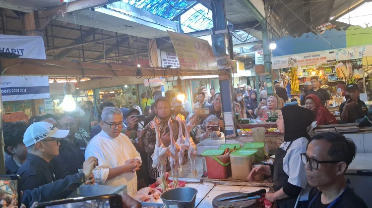 Pemkot Bandung Pastikan Stok Bahan Pokok Aman, Harga Timun dan Ayam Jadi Sorotan