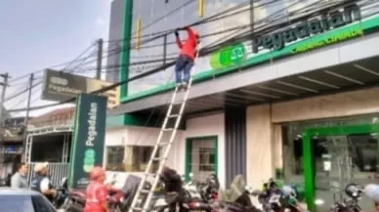 Pemkot Cimahi Tuntaskan Penataan Kabel Fiber Optik 15 Kilometer Jaringan Udara