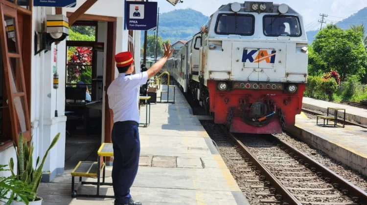 Hampir Seratus Persen, Ketepatan Waktu Berangkat Kereta Api
