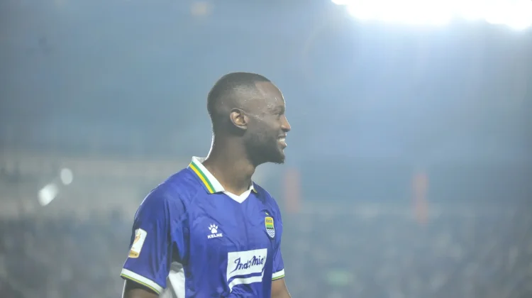 Persib Waspadai Persija di Semifinal, Mutombo Siap Menangi Derbi di Bali