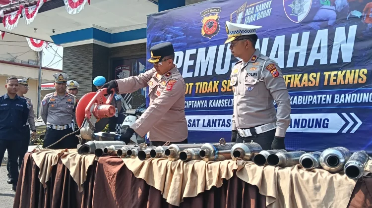Satlantas Polresta Bandung Sita dan Musnahkan Ribuan Knalpot Brong