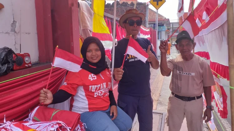 Penjualan Bendera HUT RI Turun di Garut Sepi Pembeli, Omzet Turun 50 Persen