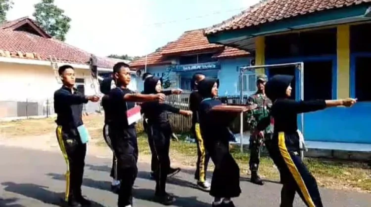Kedisiplinan Paskibra Jalan cagak Meningkat Pesat setelah Menjalani Latihan