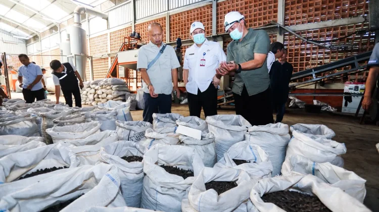 Pemkot Bandung Targetkan TPST Tegalega Produksi Briket RDF Bernilai Ekonomi