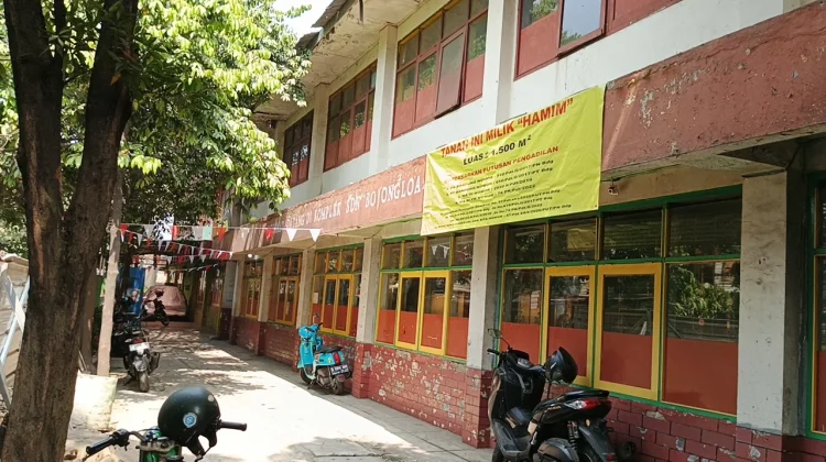 Ratusan Siswa SDN 026 Bojongloa Ikuti PJJ usai Gerbang Sekolah Digembok