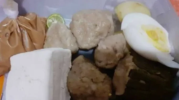 Uang Elektronik, Penjual Siomay Kiaraenyeh Buka Transaksi E-Money