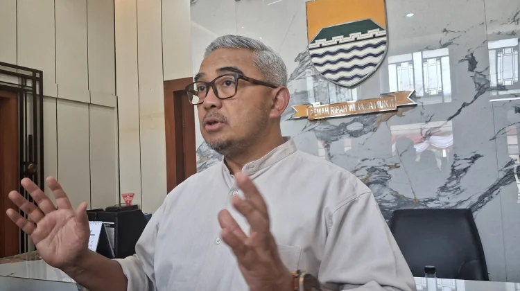 Pemkot Bandung Siapkan Komando Sampah Terpadu Beroperasi Tengah Malam