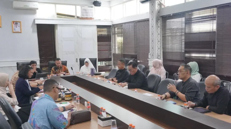 BKSAP DPR RI Soroti Potensi Kerajinan Kulit Garut