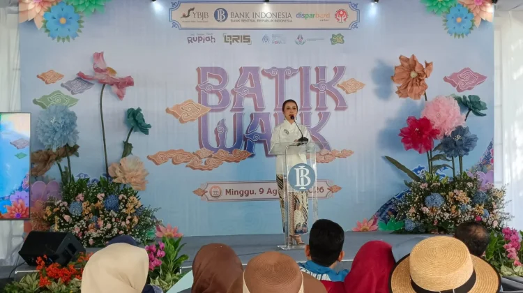 Semarakkan Road to Jambore Batik 2026, Masyarakat Meriahkan Batik Walk di Bandung