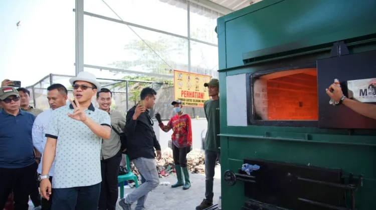 Bupati Bandung KDS Resmikan TPS3R Tegalluar