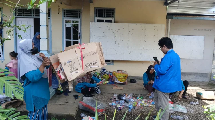 Bank Sampah RW 03 Cimareme Dorong Warga Ubah Sampah Jadi Bernilai