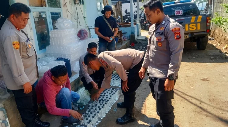 Gerebeg Gudang Miras, Polisi di Tasikmalaya Amankan Ratusan Liter Ciu