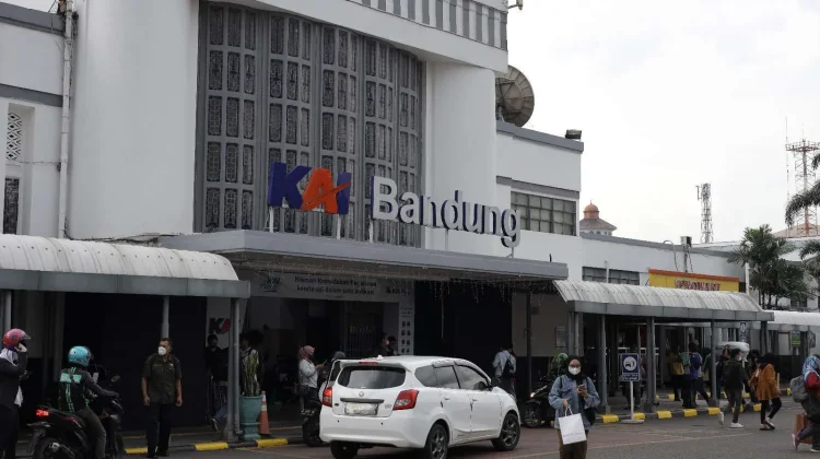 Polisi Mediasi Keributan Pengemudi di Stasiun Bandung