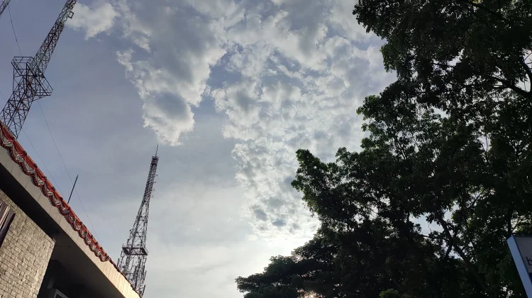 Cuaca Bandung Cerah, Suhu Menurun hingga Malam