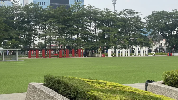Alun-alun Bandung Dibuka 17 Agustus, Warga Sambut Gembira
