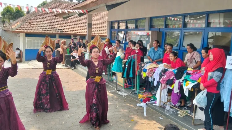 Semarak HUT ke-81 RI, PKBM Buana Mekar Bagikan 200 Paket Berobat Gratis dan Sembako