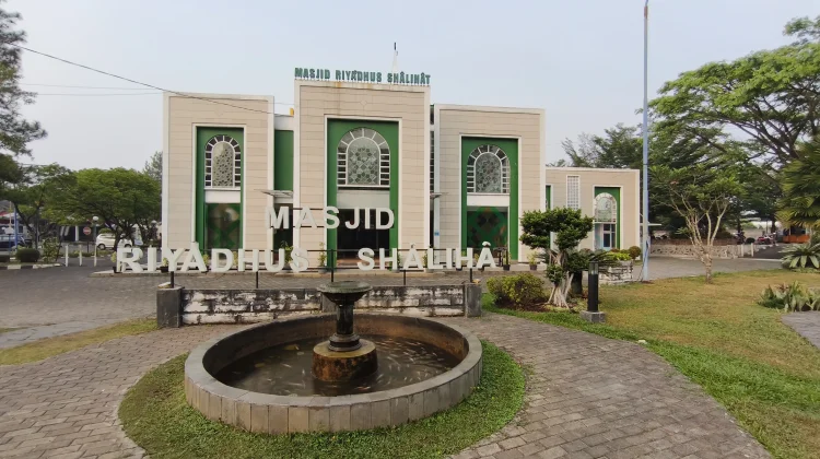 Waktu Sholat Wilayah Bandung, Minggu 16 Agustus 2026