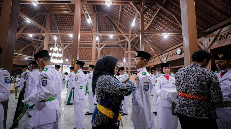 Sebanyak 70 Pelajar Dikukuhkan Jadi Paskibraka Kota Bandung 2026