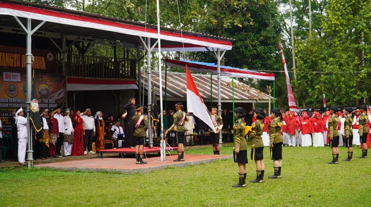 Raja dan Budayawan Jabar Gelar Upacara HUT RI di Tasikmalaya