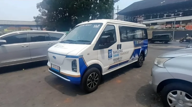 Kopamas Uji Coba Angkot Listrik Rute Ledeng-Husein Sastranegara