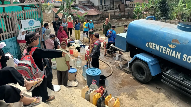 Ratusan Kepala Keluarga di Kutawaringin Tasikmalaya dapat Pasokan Air Bersih