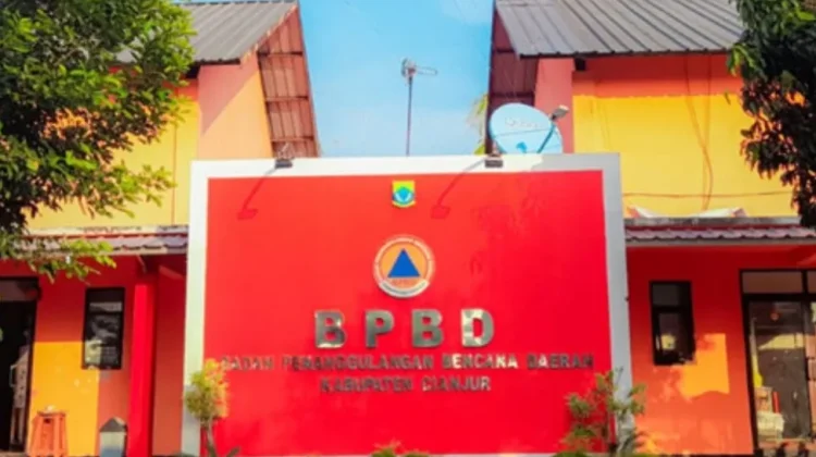 BPBD Cianjur Distribusikan 50 Ribu Liter Air Bersih