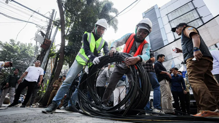 Hingga Agustus 2026, Penurunan Kabel di Kota Bandung Tuntas di 42 Ruas Jalan