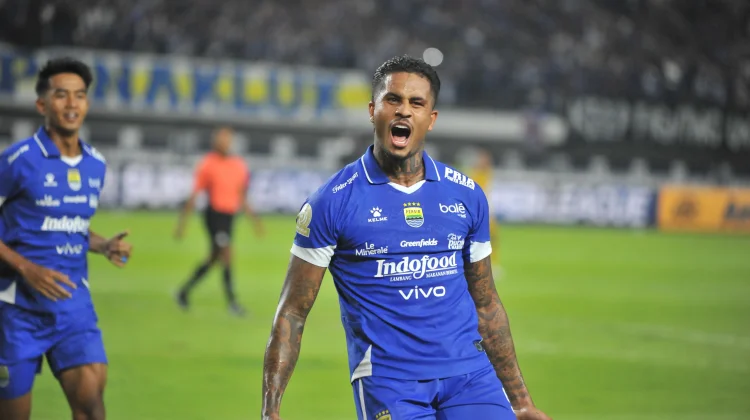 Ramon Tanque Tak Khawatir Persib Main di Si Jalak Harupat