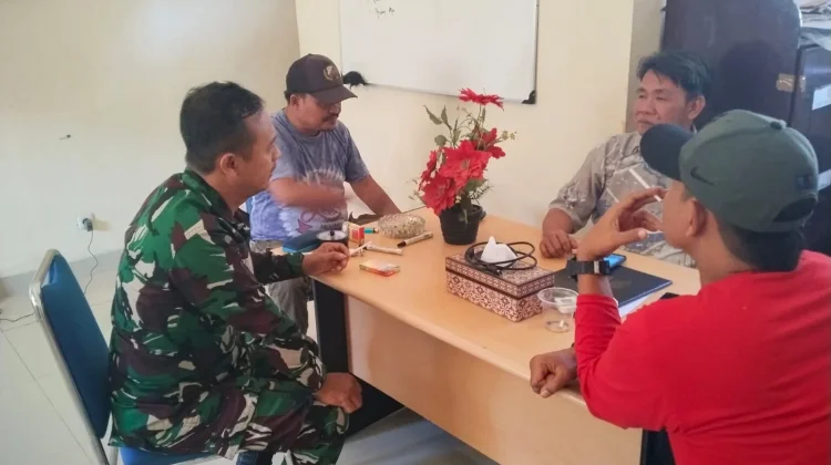 Jaga Kondusifitas Desa, Babinsa Koramil Purwadadi Sambangi Tokoh Masyarakat