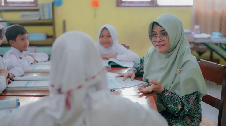 Bahasa Inggris Jadi Wajib, Kemendikdasmen Buka Pelatihan Mandiri Guru SD