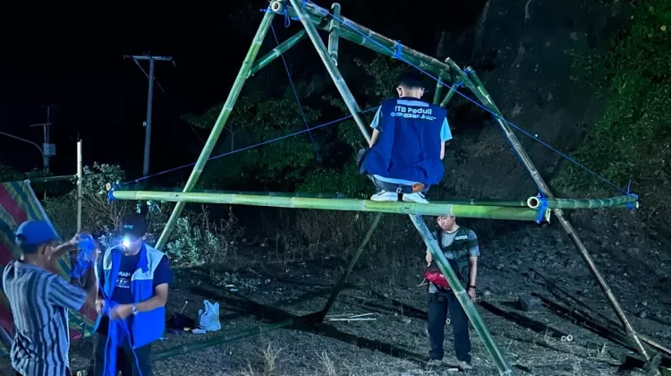 ITB Peduli NTT, Bangun Shelter Darurat untuk Warga Terdampak Gempa Flores