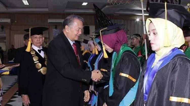 Rektor UNLA: Hanya Bermodal Ijazah? Hidupmu Takkan Cukup!