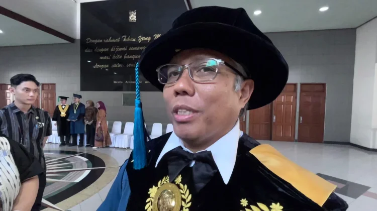 Pesan Rektor ITB pada Wisudawan: Ijazah Bukan Sekadar Kertas, tapi Tugas dan Amanah