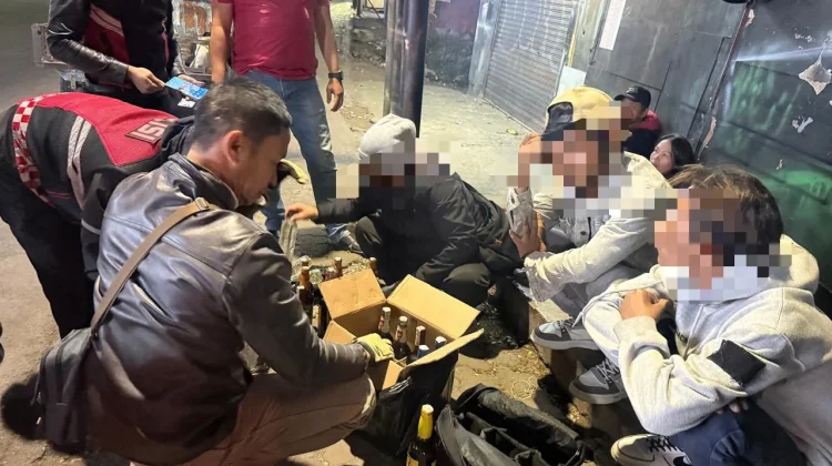 Razia Miras, Polisi di Garut Amankan Penjual dan Barang Bukti