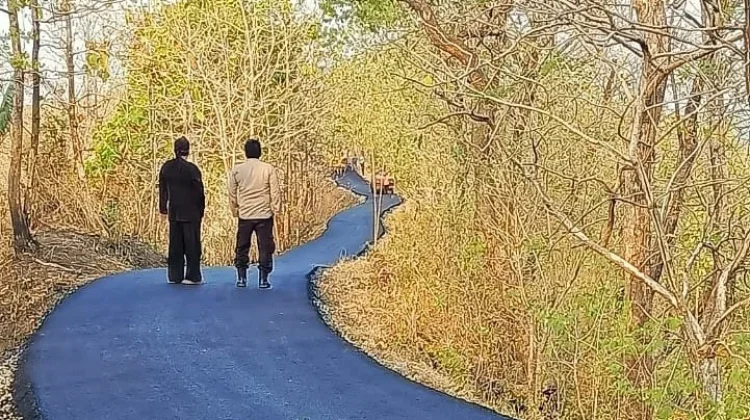 Jalan Mekarwangi-Darmawangi Dihotmix, Akses Warga Tomo dan Potensi Wisata Terbuka