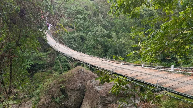 Jembatan Gantung di Pangandaran Roboh saat Bupati dan Rombongan Coba Melintas