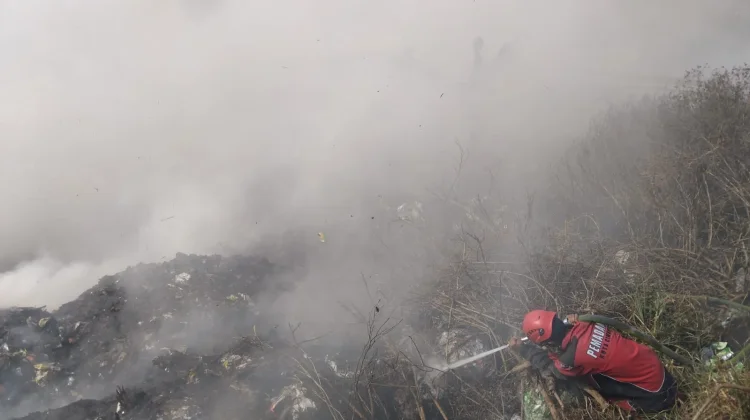 Kebakaran Lahan di Bukit Cireundeu Cimahi Diduga Sengaja Dibakar